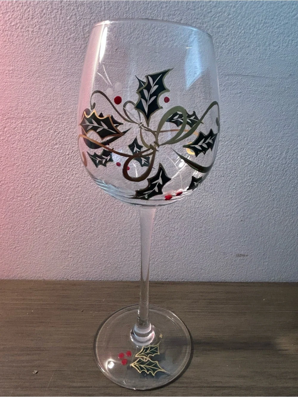 LENOX HOLIDAY SPIRIT Set Of 4 Water Wine Hand Painted Ribbon Berries 9 3/8